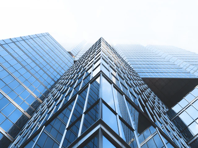 Glass curtain-wall building
